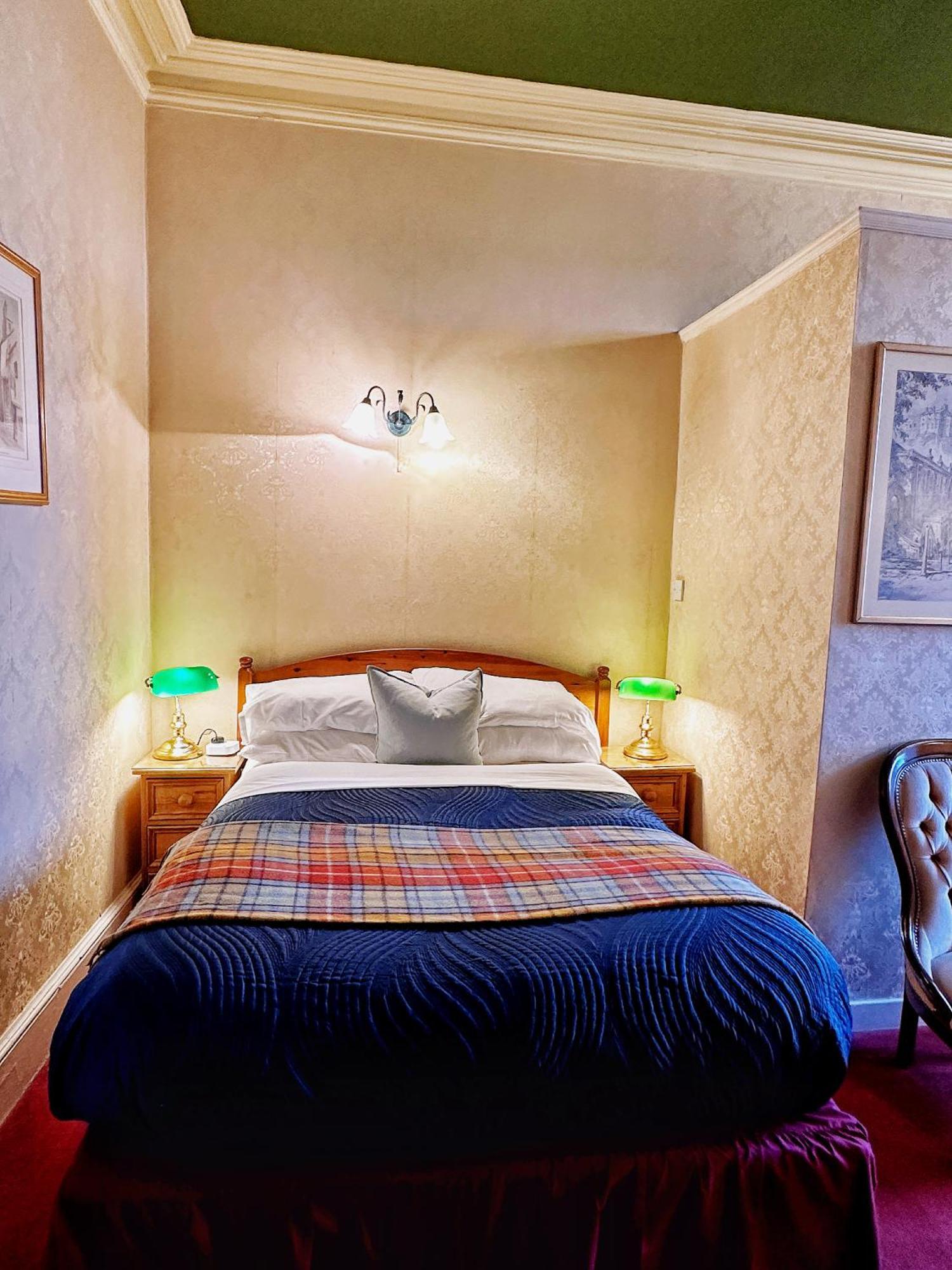 Rosehall Hotel Единбург Екстериор снимка