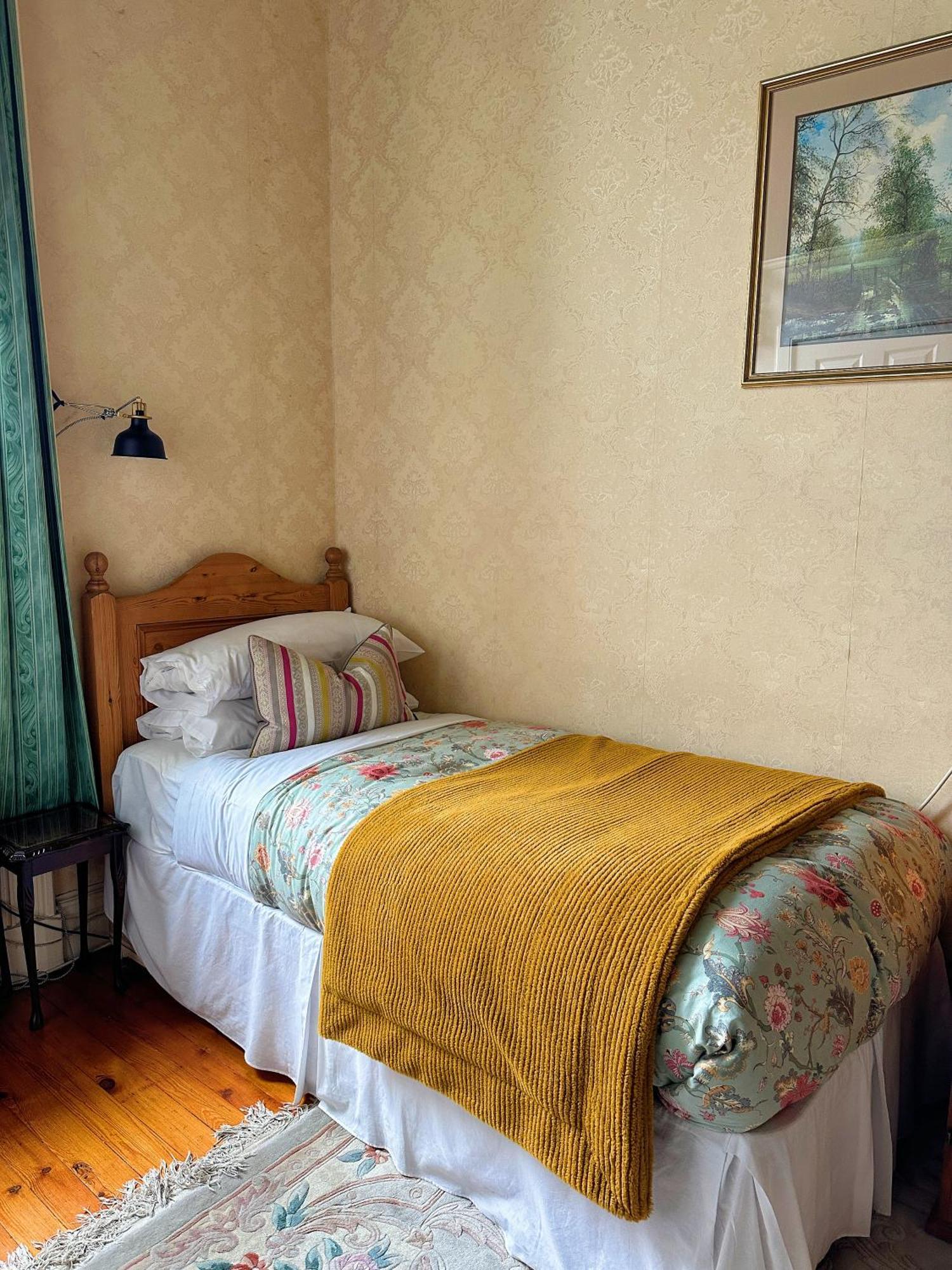 Rosehall Hotel Единбург Екстериор снимка